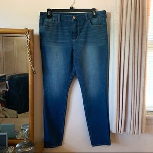 NWOT American Eagle Dream Jeans